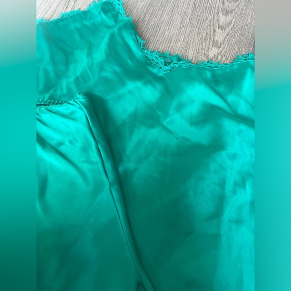 VICTORIA SECRET Green Pajama Set - Picture 5 of 9